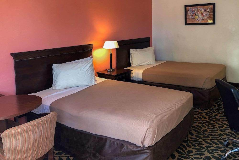 Econo Lodge North North Fort Myers Bagian luar foto