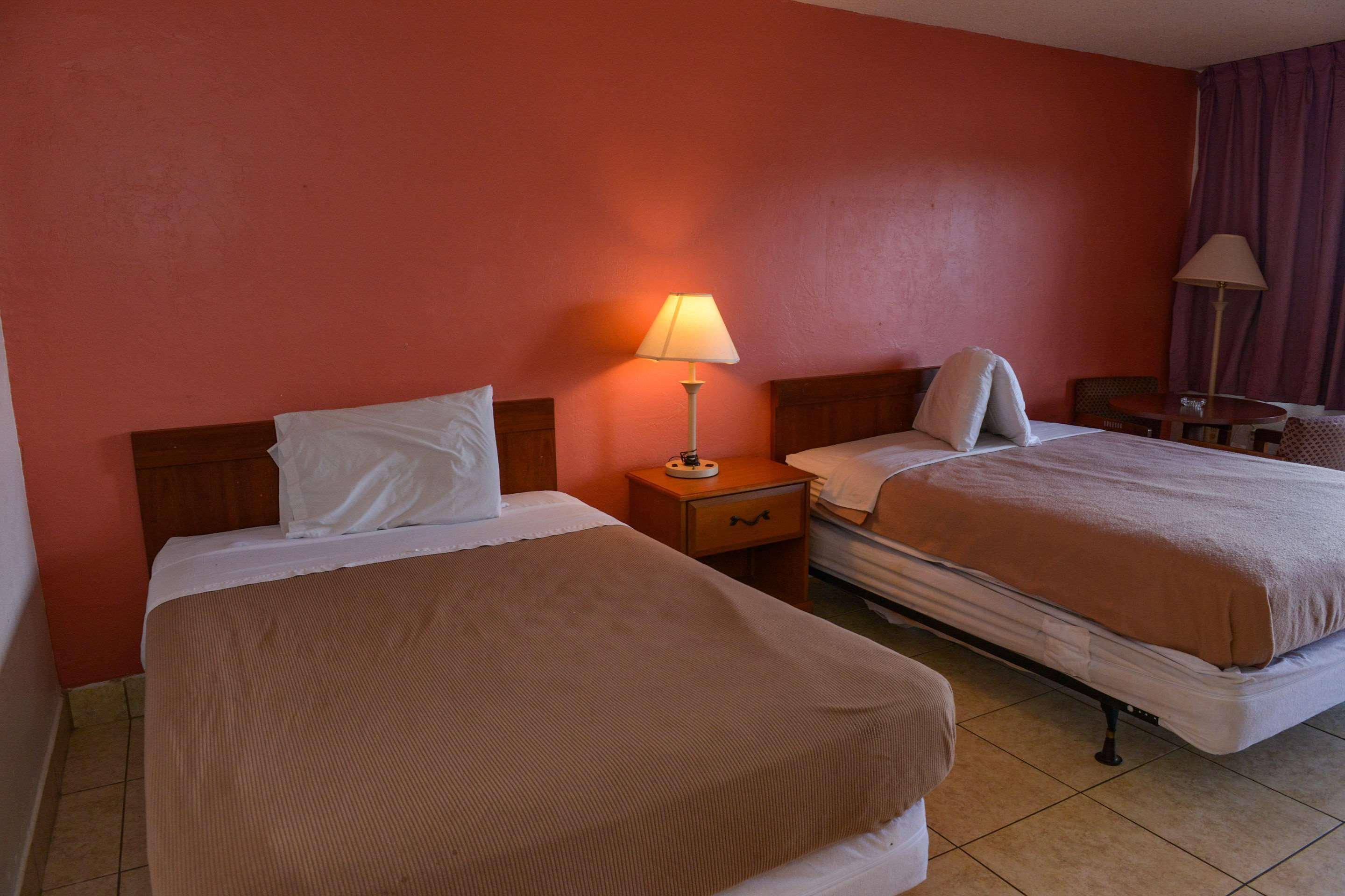 Econo Lodge North North Fort Myers Bagian luar foto