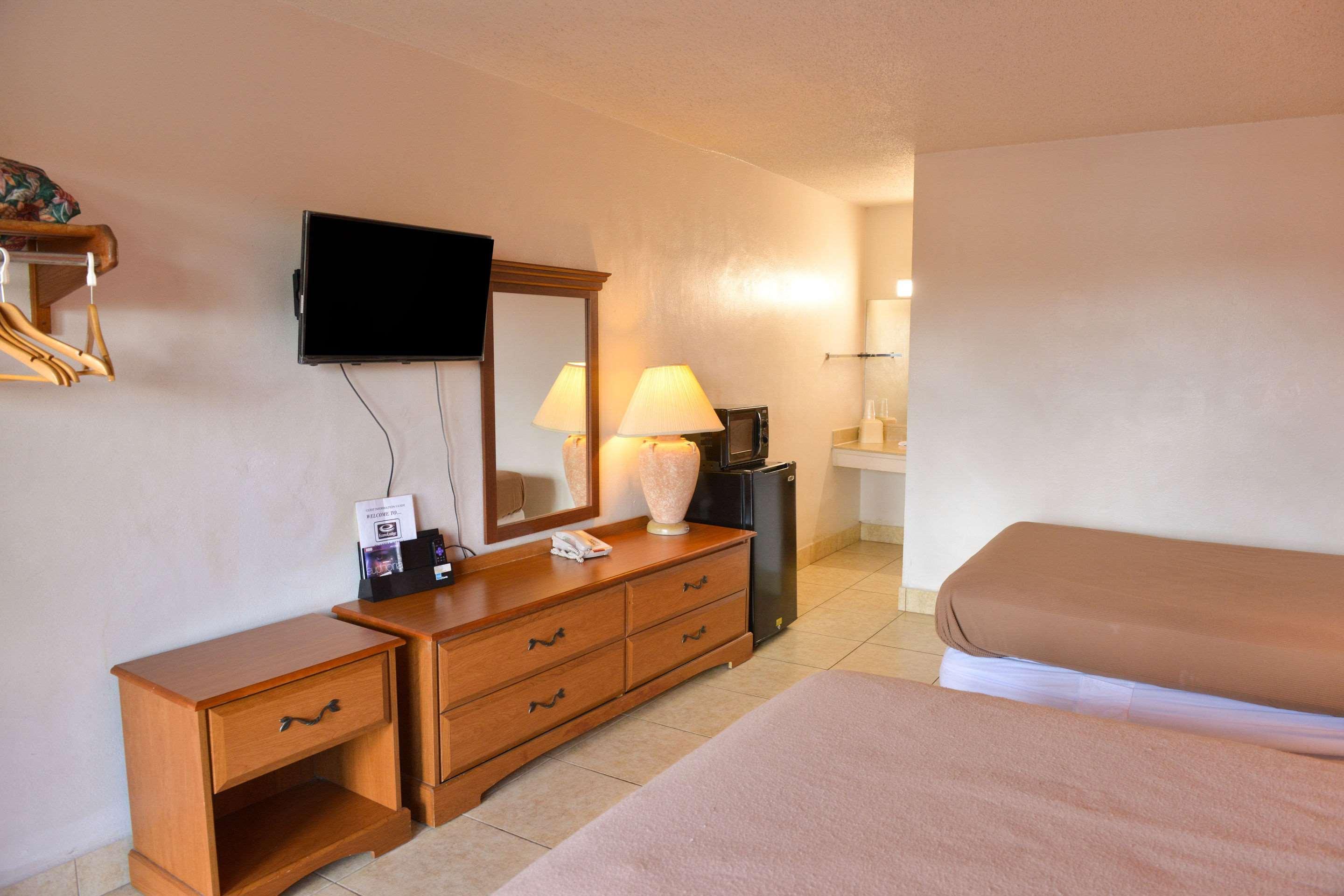 Econo Lodge North North Fort Myers Bagian luar foto