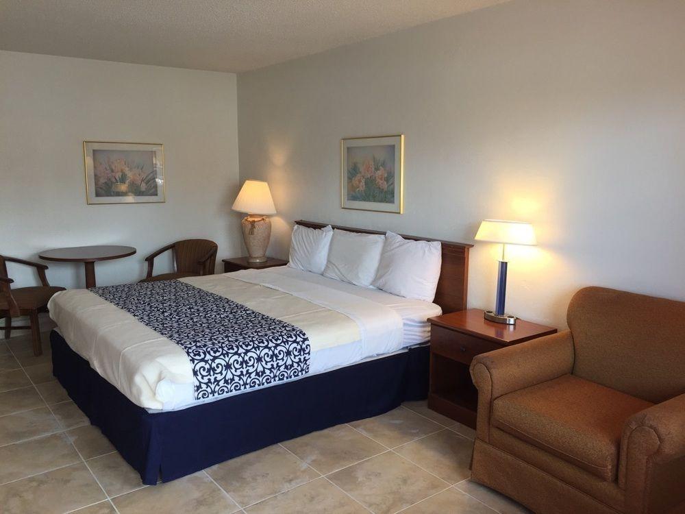 Econo Lodge North North Fort Myers Bagian luar foto