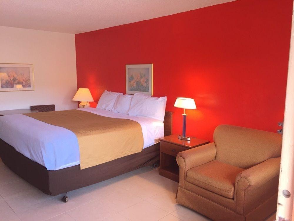 Econo Lodge North North Fort Myers Bagian luar foto