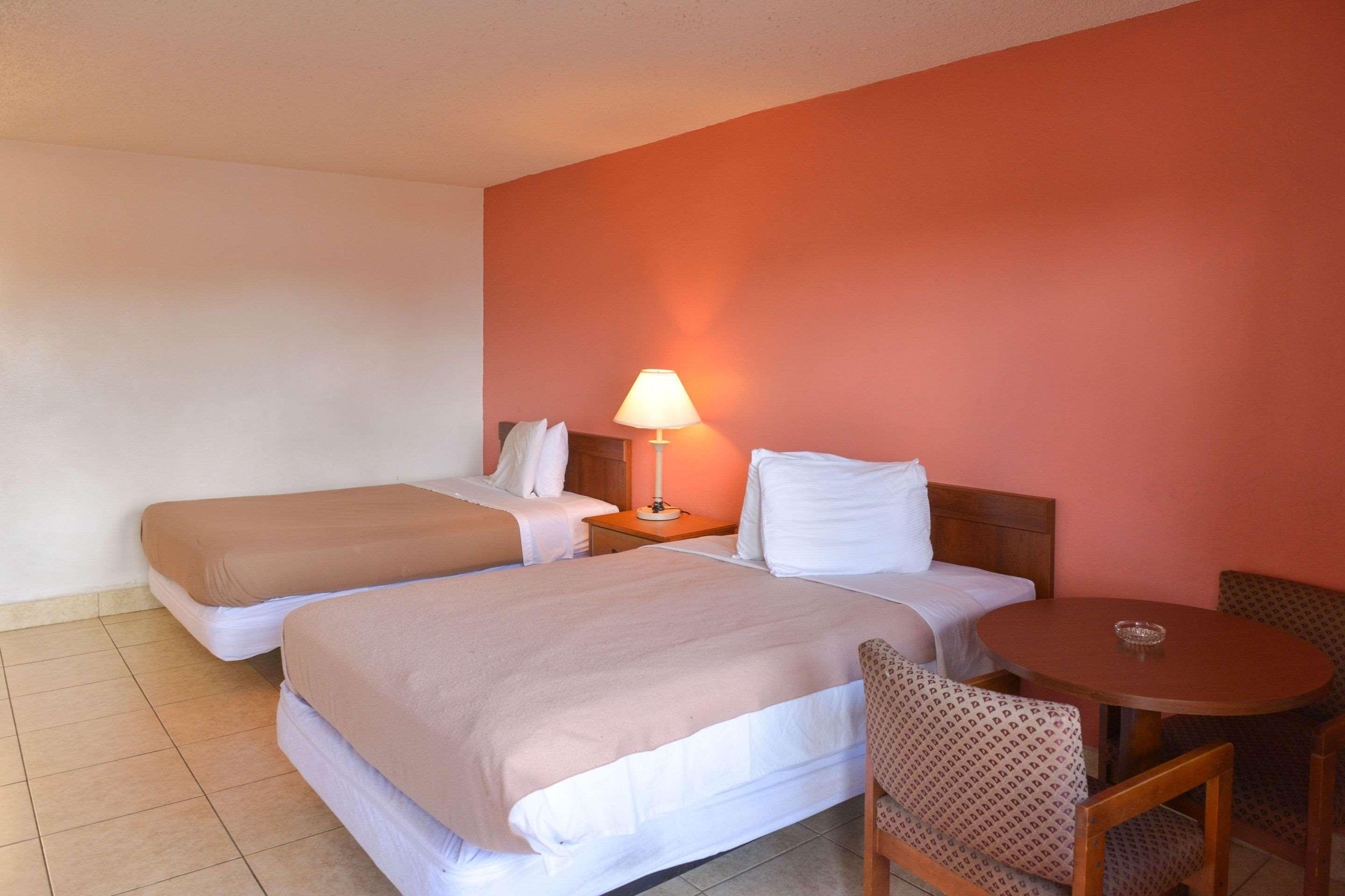 Econo Lodge North North Fort Myers Bagian luar foto