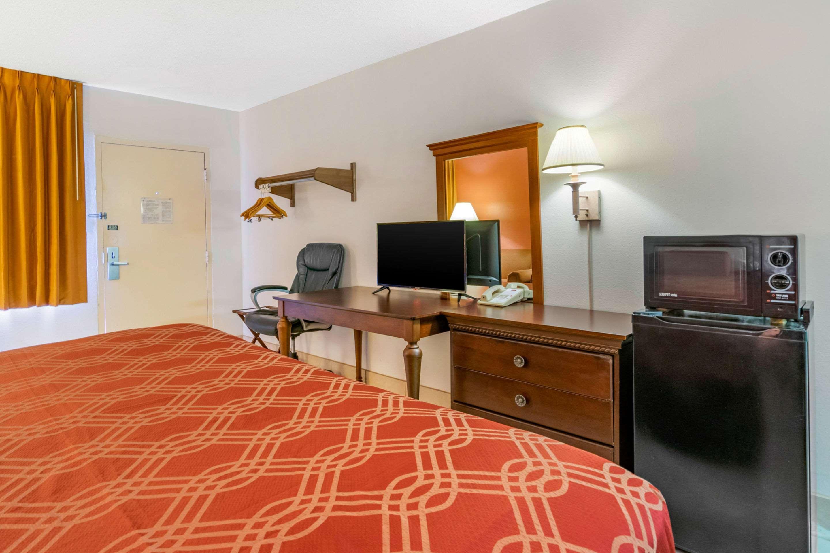 Econo Lodge North North Fort Myers Bagian luar foto