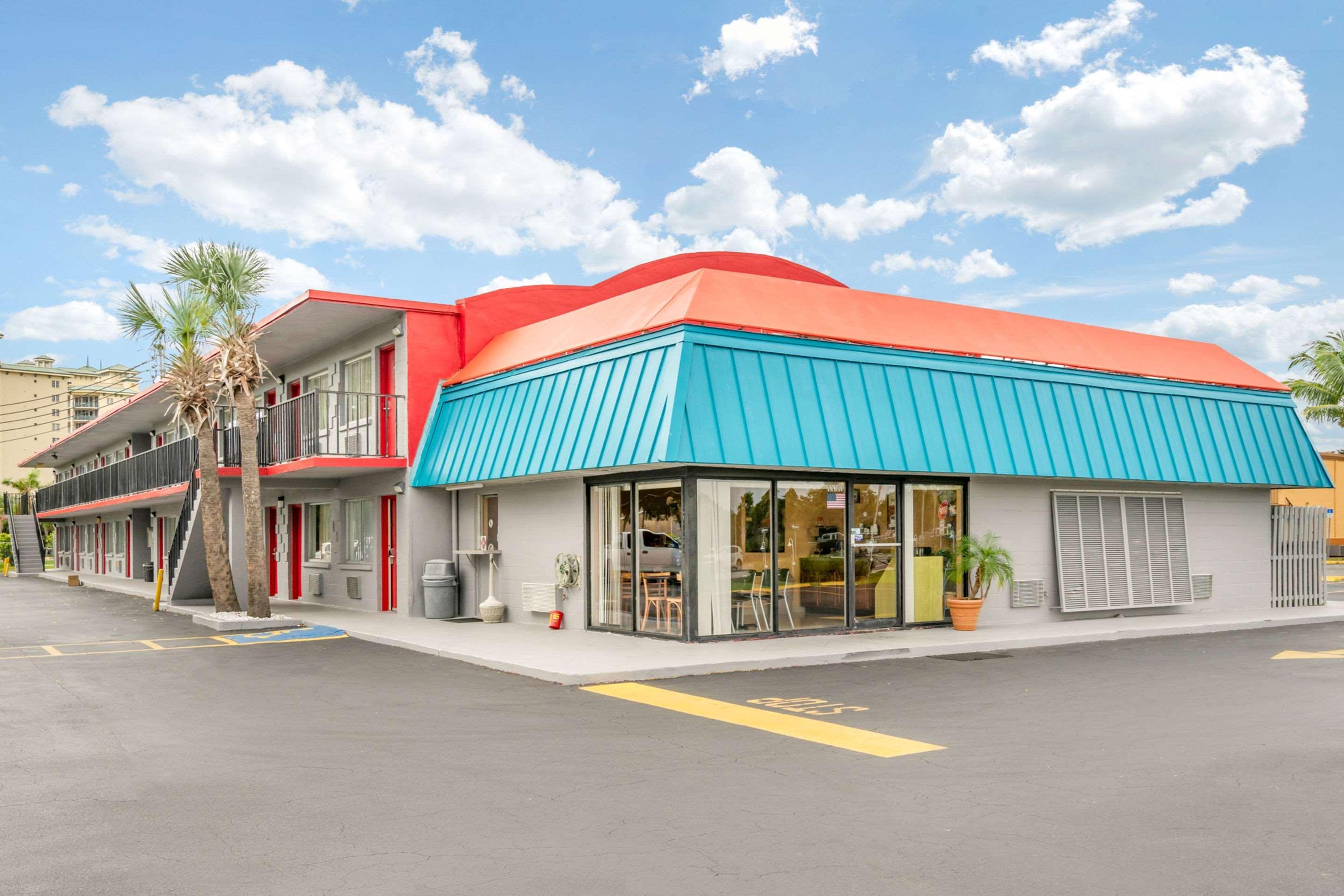 Econo Lodge North North Fort Myers Bagian luar foto