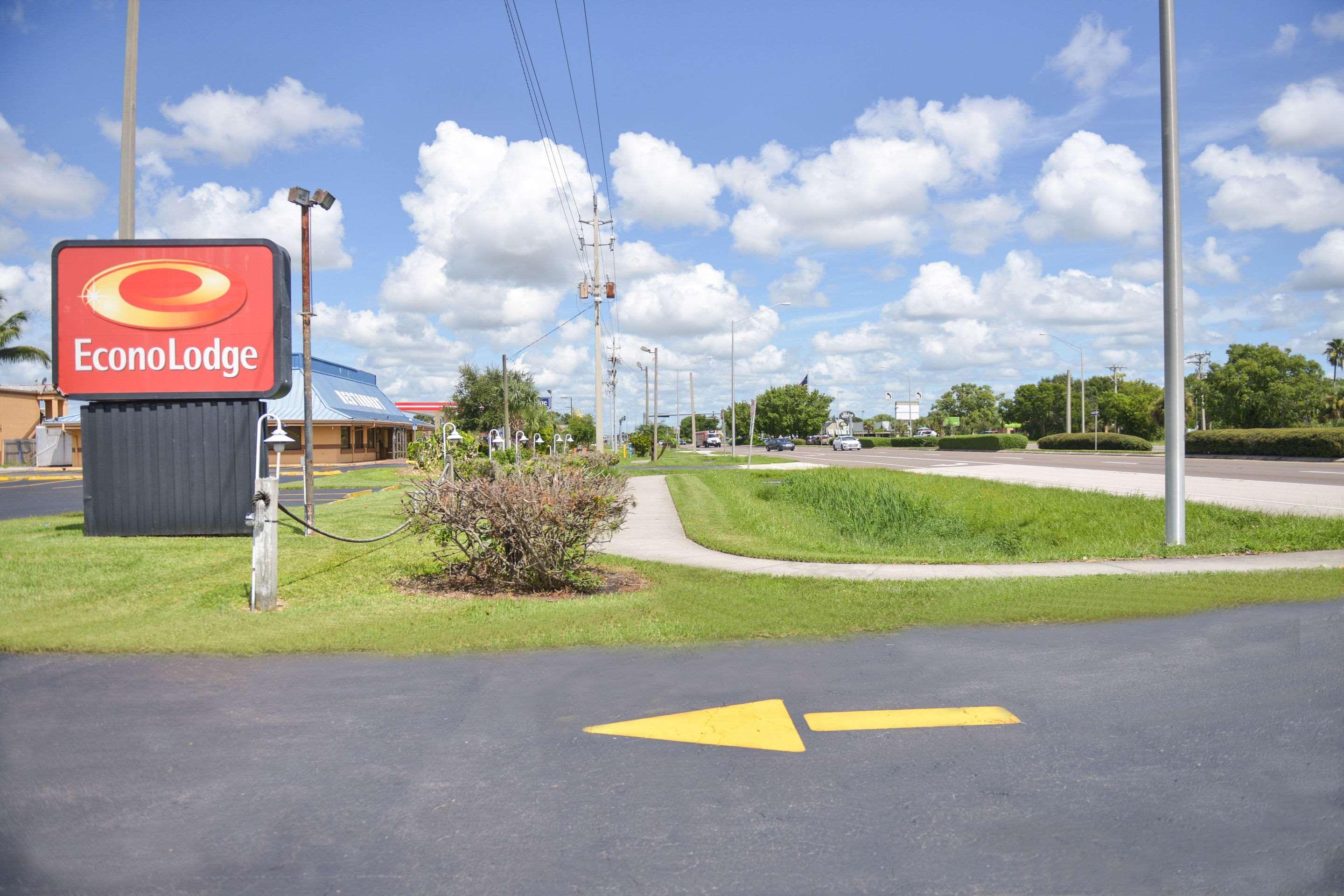 Econo Lodge North North Fort Myers Bagian luar foto