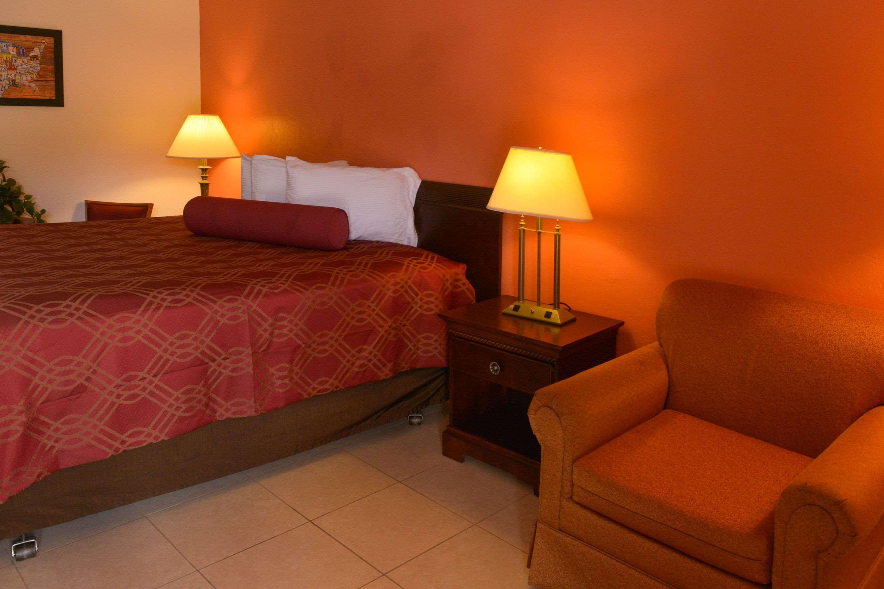 Econo Lodge North North Fort Myers Bagian luar foto