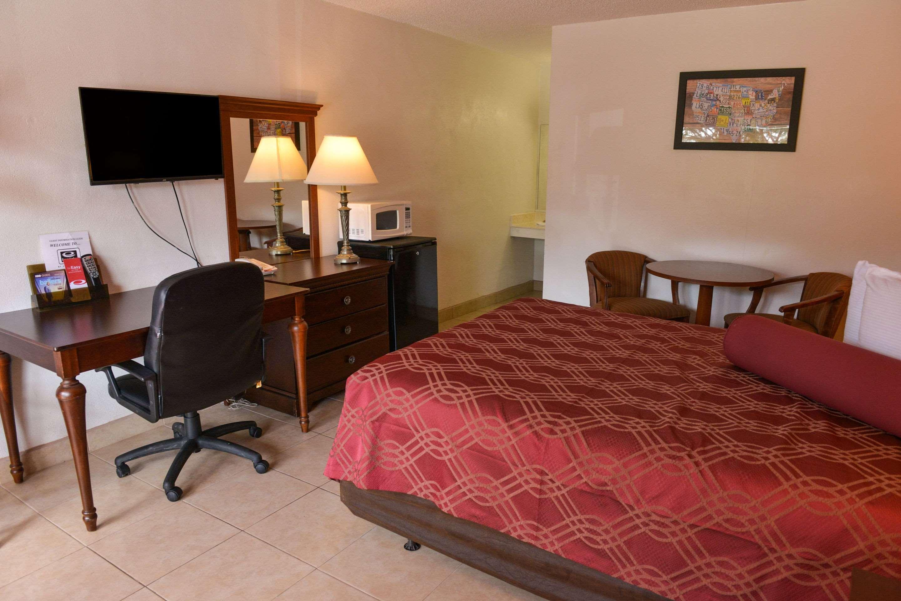 Econo Lodge North North Fort Myers Bagian luar foto