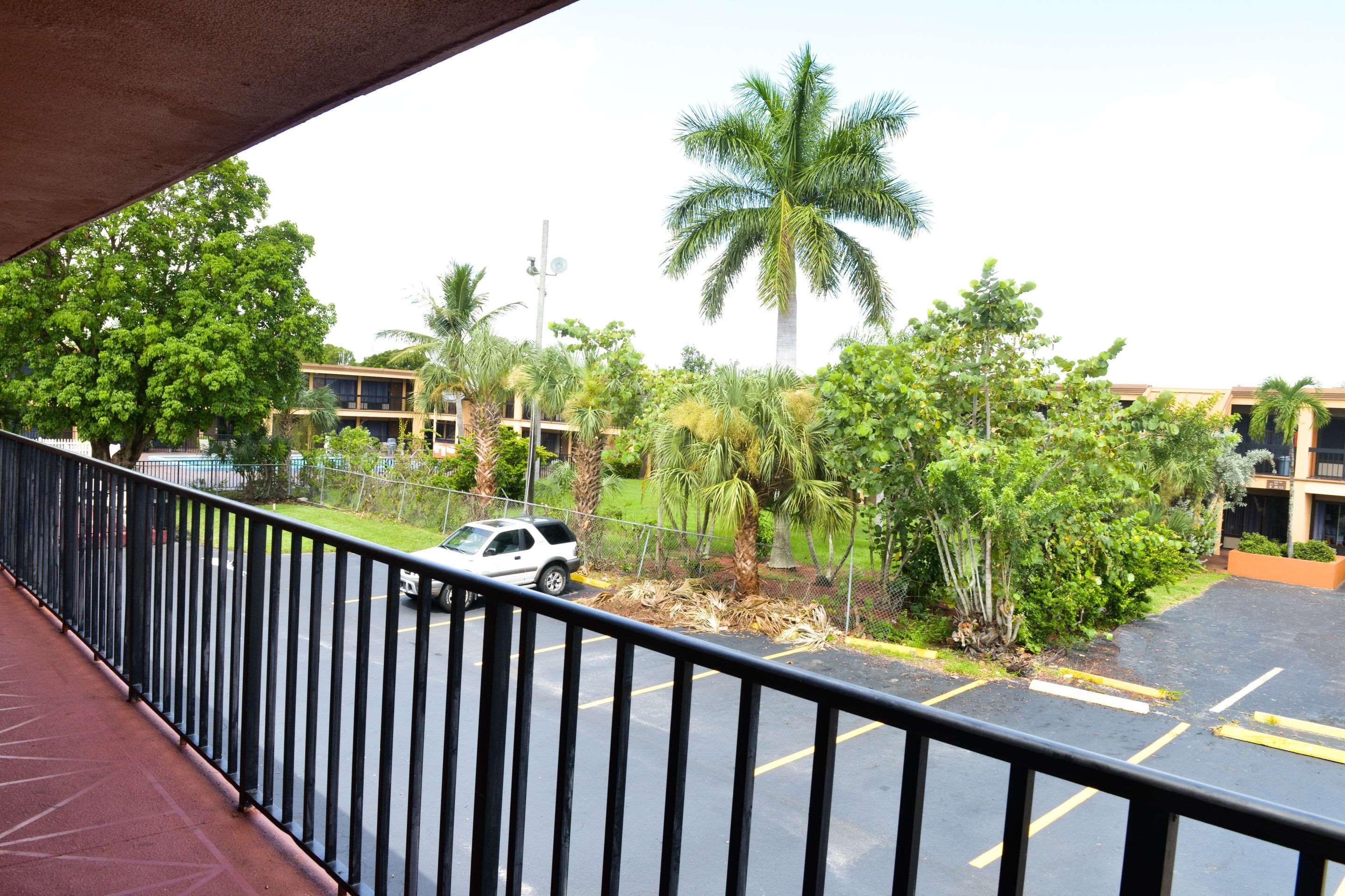 Econo Lodge North North Fort Myers Bagian luar foto