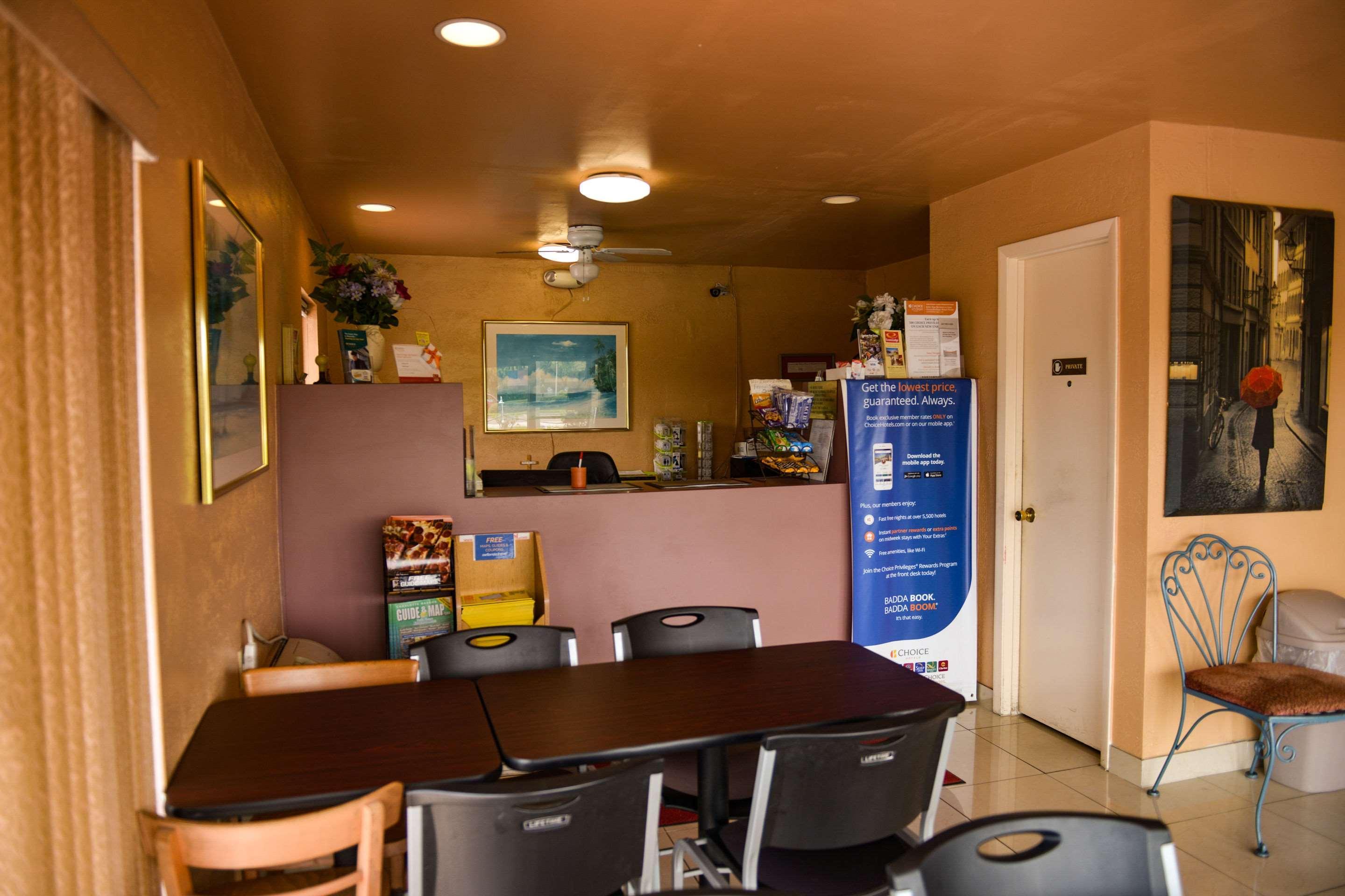 Econo Lodge North North Fort Myers Bagian luar foto